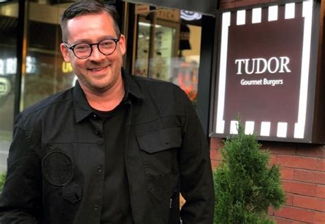 Tudor Gourmet Burgers își închide activitatea după un deceniu de .